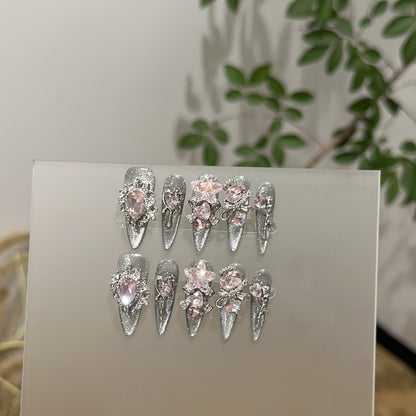 Elegantes, mit Strass verziertes Press-On-Nagel-Set