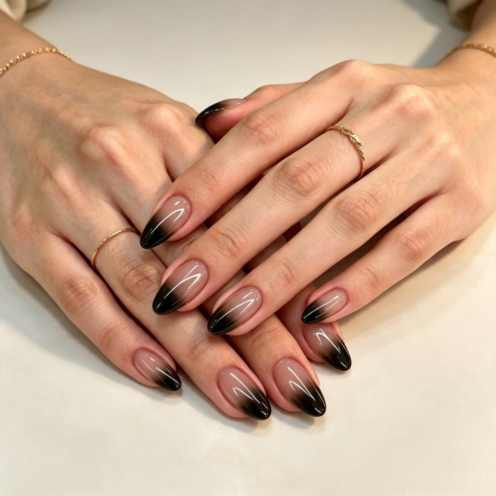 Elegante Kunstnägel mit Hochglanz-Finish und Ombre-Effekt Brehn