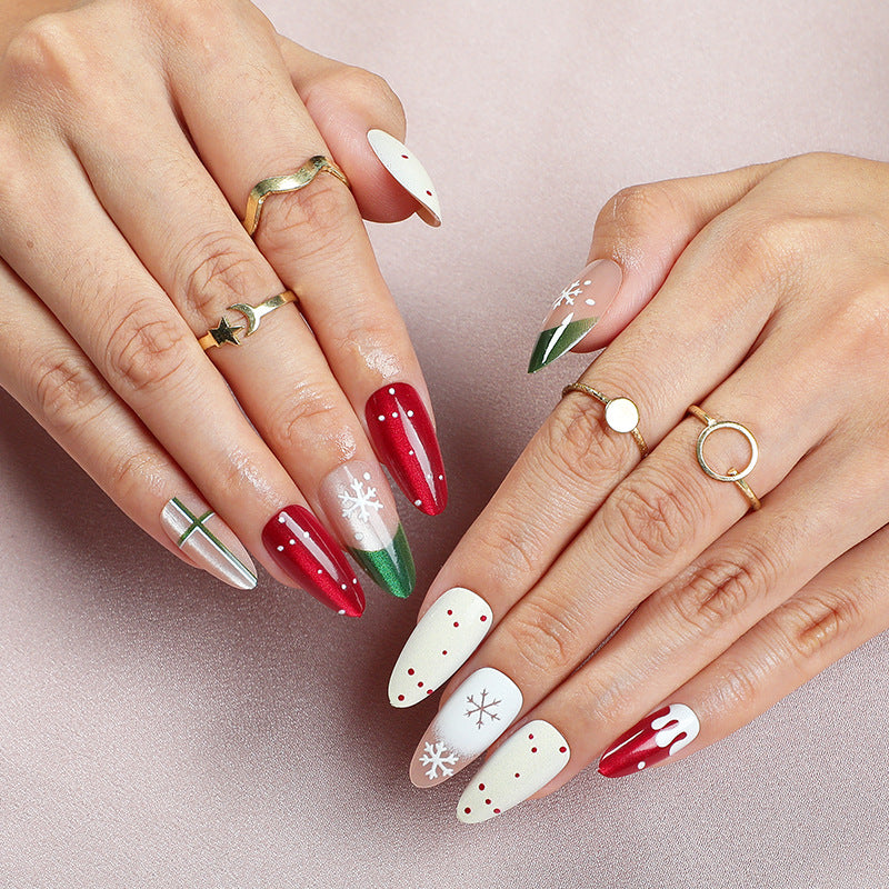 Festliches Feiertags-Nagelkunst-Design Brehn