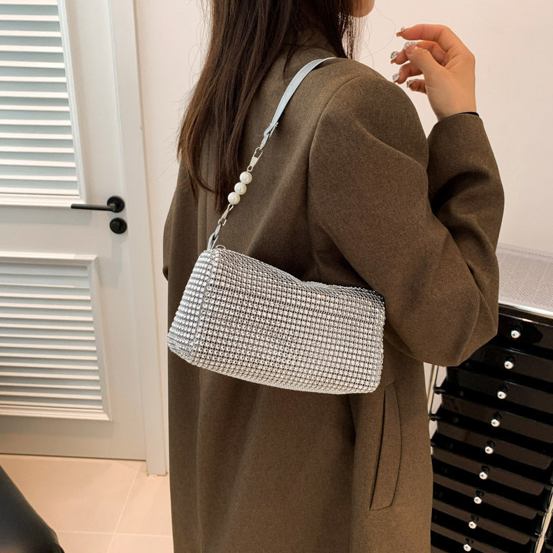 Elegante mit Kristallen verzierte Abend-Clutch