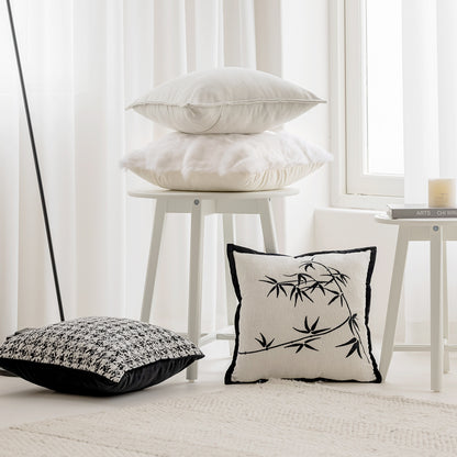 Dekoratives Kissen mit kunstvollem Bambusdesign