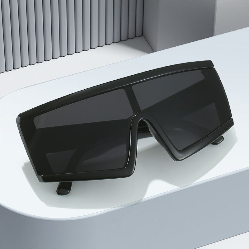 Damen Sportliche Sonnenbrille mit breiter, kratzfester Linse und UV-Schutz Brehn