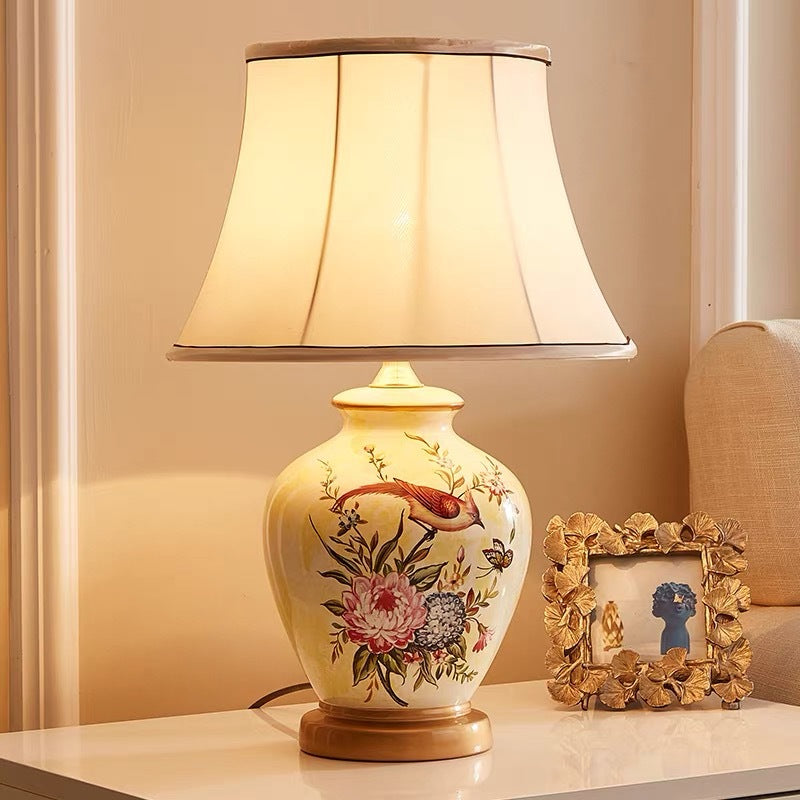 Elegante Keramik-Tischlampe