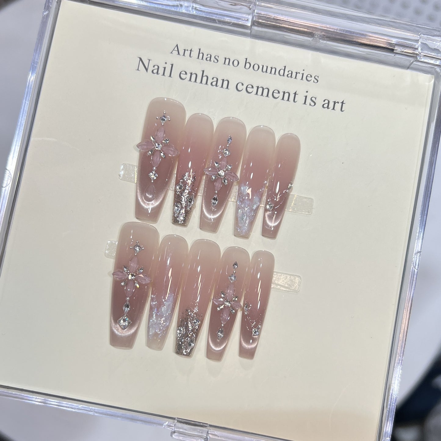 Glamouröse lange Stiletto-Nagelspitzen Brehn