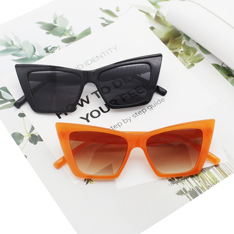 Damen Katzenaugen-Sonnenbrille mit transparentem Rahmen und UV-Schutz Brehn