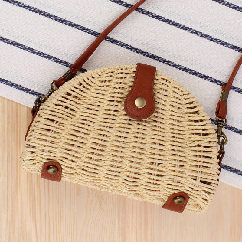 Rattan Umhängetasche Im Halbmondförmigen Design Brehn