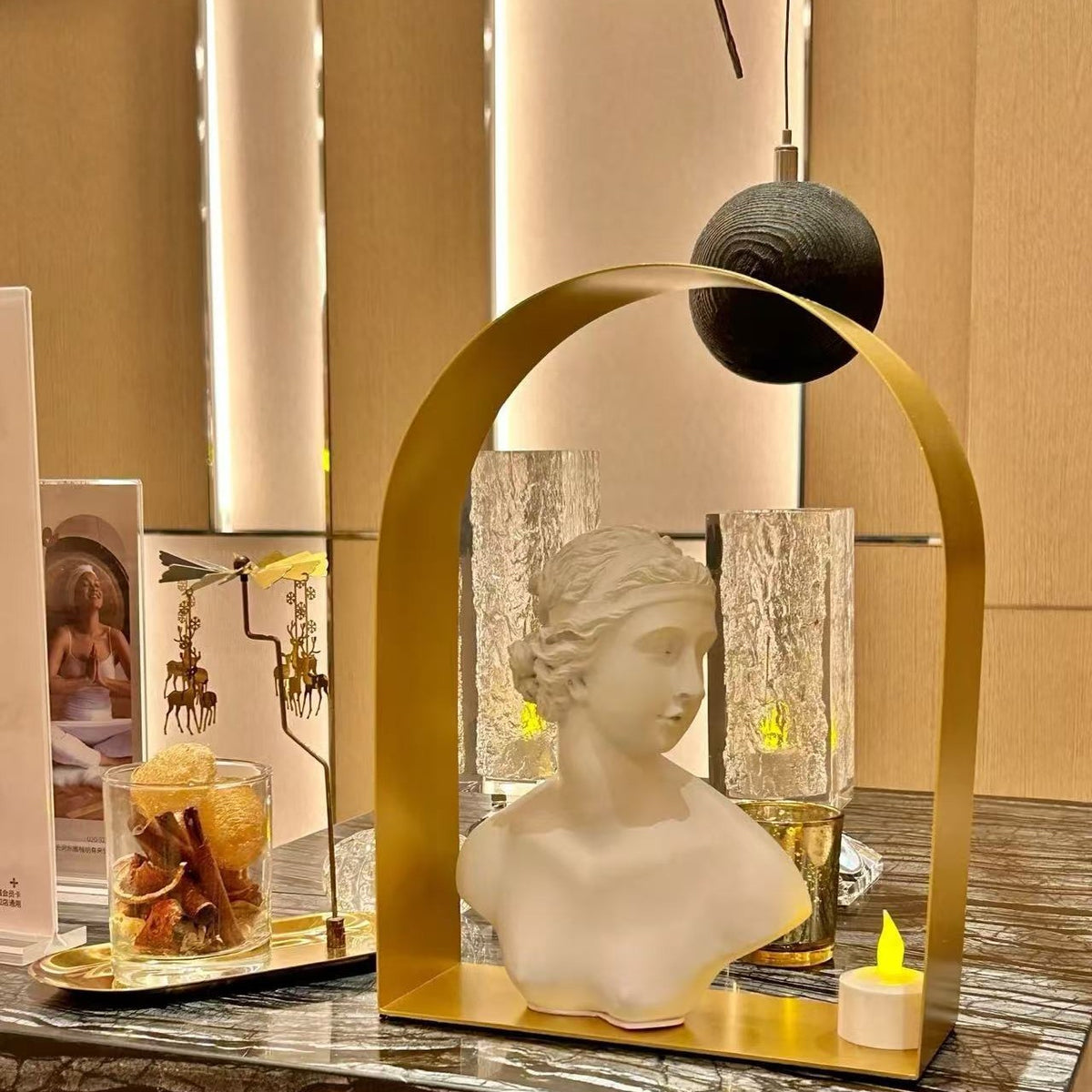 Künstlerische Büstenfigur