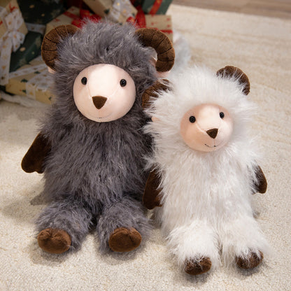 Plüschiger, flauschiger, ram-inspirierter Teddy mit langem Kunstfellmantel und besticktem Gesicht Brehn
