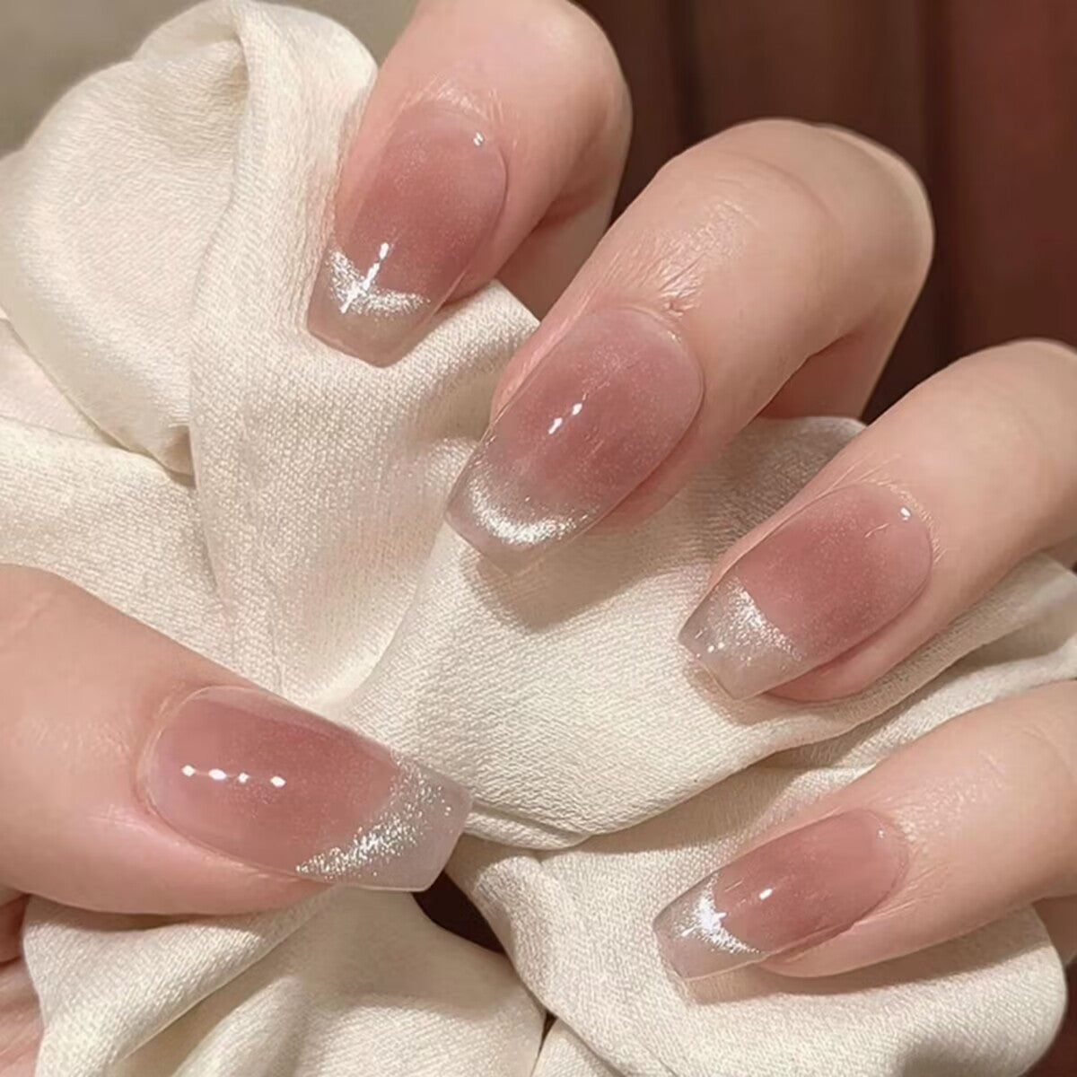 Kreatives thematisches Press-On Nagelkunst-Set Brehn