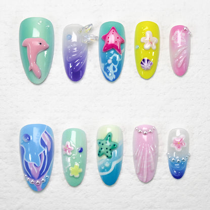 Kunstnagelset mit floralen und maritimen Akzenten Brehn