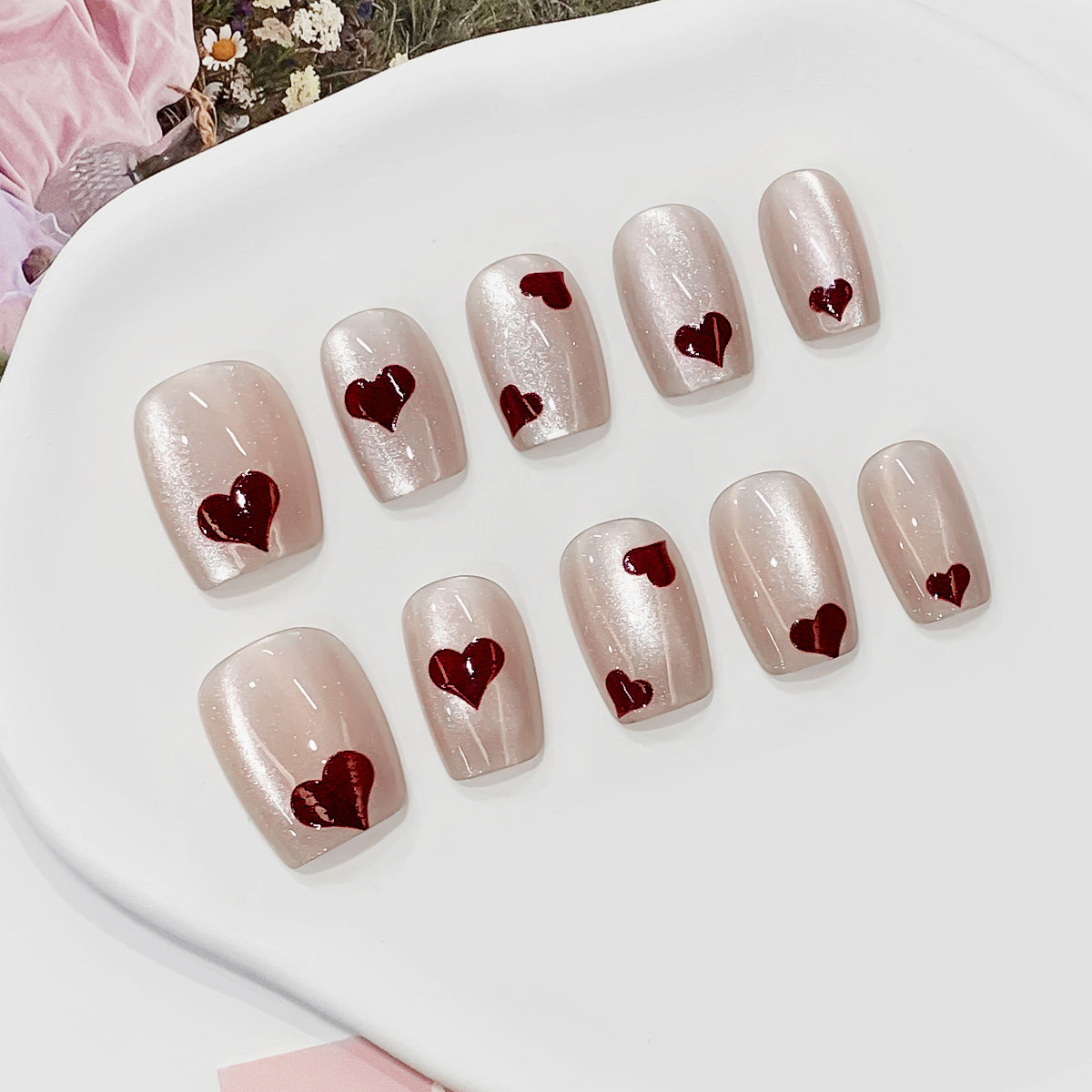 Künstliche Nagelspitzen mit Herzchen Design Brehn