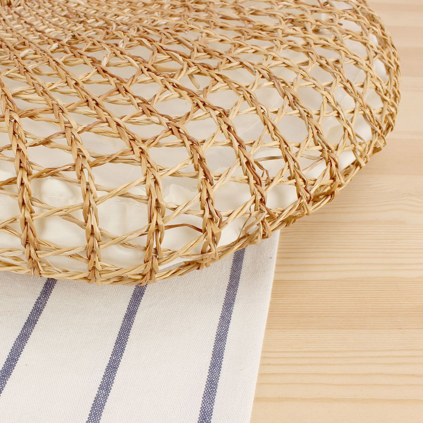 Korbtasche mit Elegantem Runden Griff und Handgearbeitetem Design Brehn