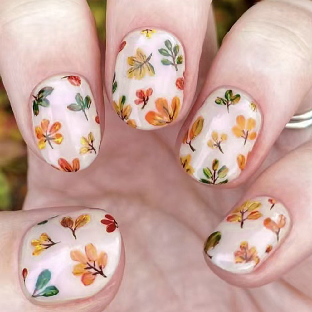 Florale Press-On Nagelkunst Brehn