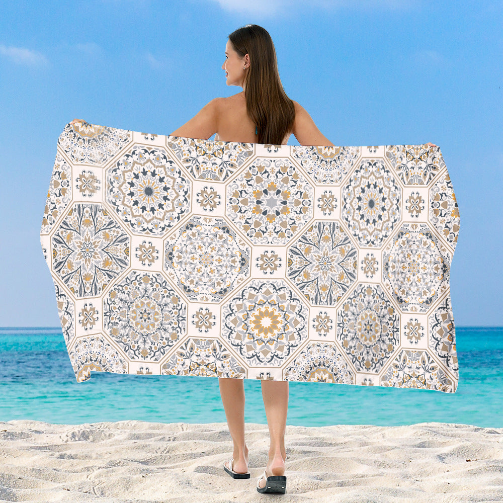 großzügig geschnittenes Strandtuch mit elegantem Mosaikdesign Brehn