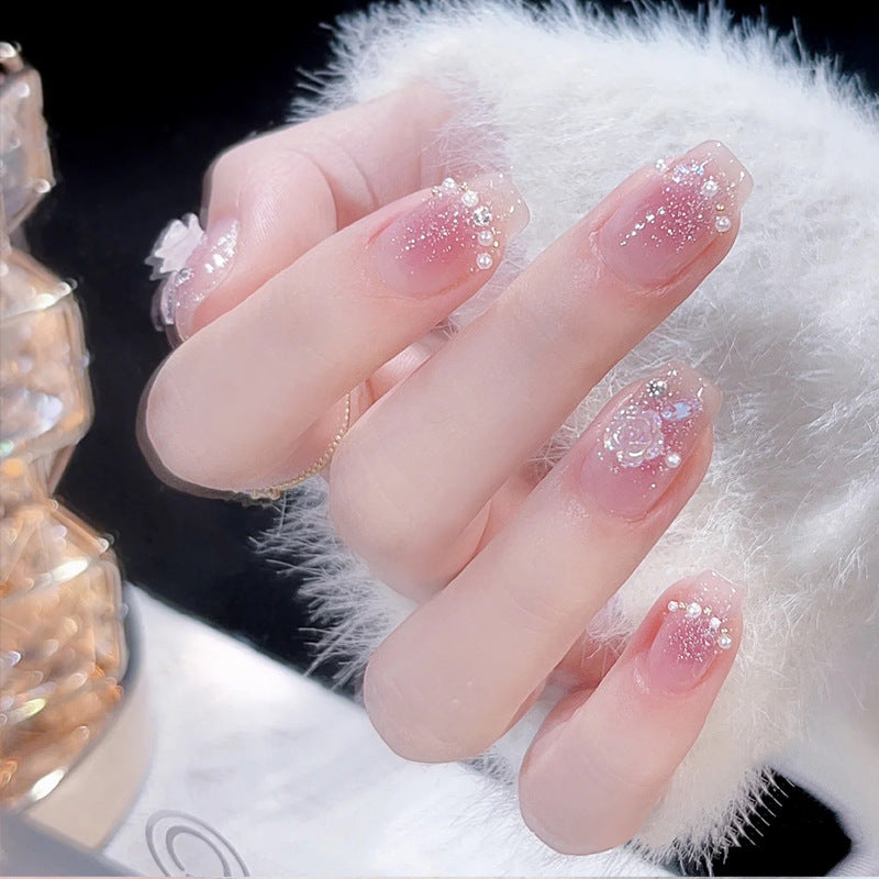 Dekorative Press-On Nagelkunst mit eleganten schwarzen Spitzen Brehn
