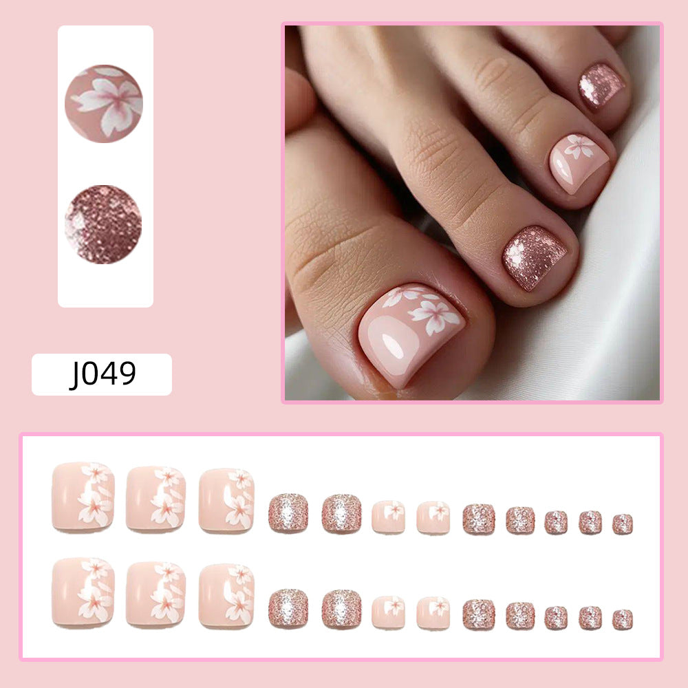 Fußnagelkunst Set mit Elegantem Blumendesign und Glitzerakzenten Brehn