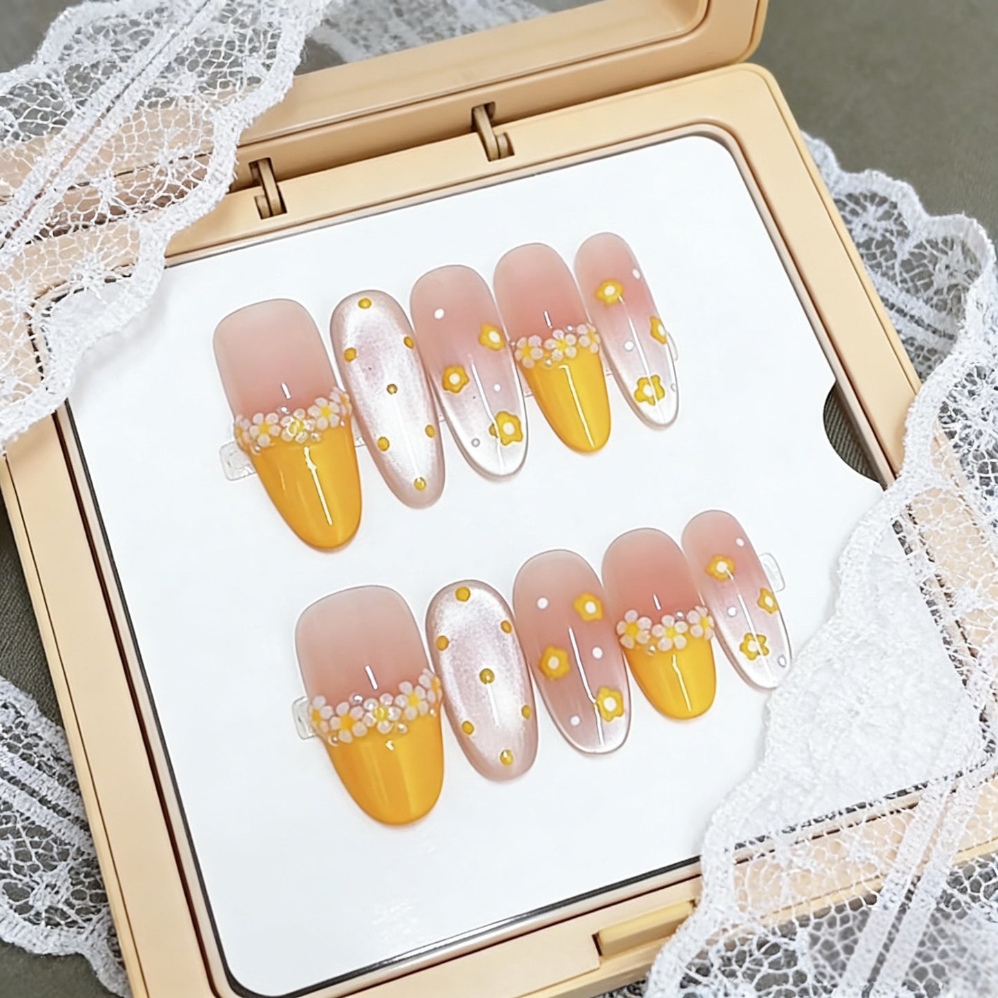 Künstlerisches blumenmusteriertes Press-On-Nagelset Brehn