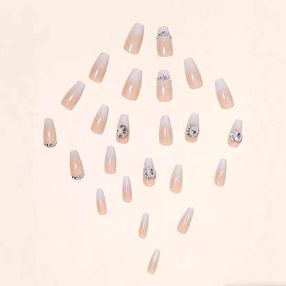Luxuriöse mit Kristallen verzierte Press-On Nagelkunst Brehn