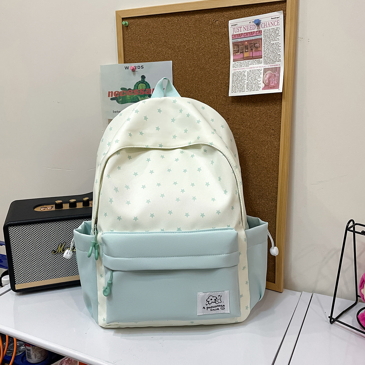Leichter Schulrucksack mit Sternenmuster