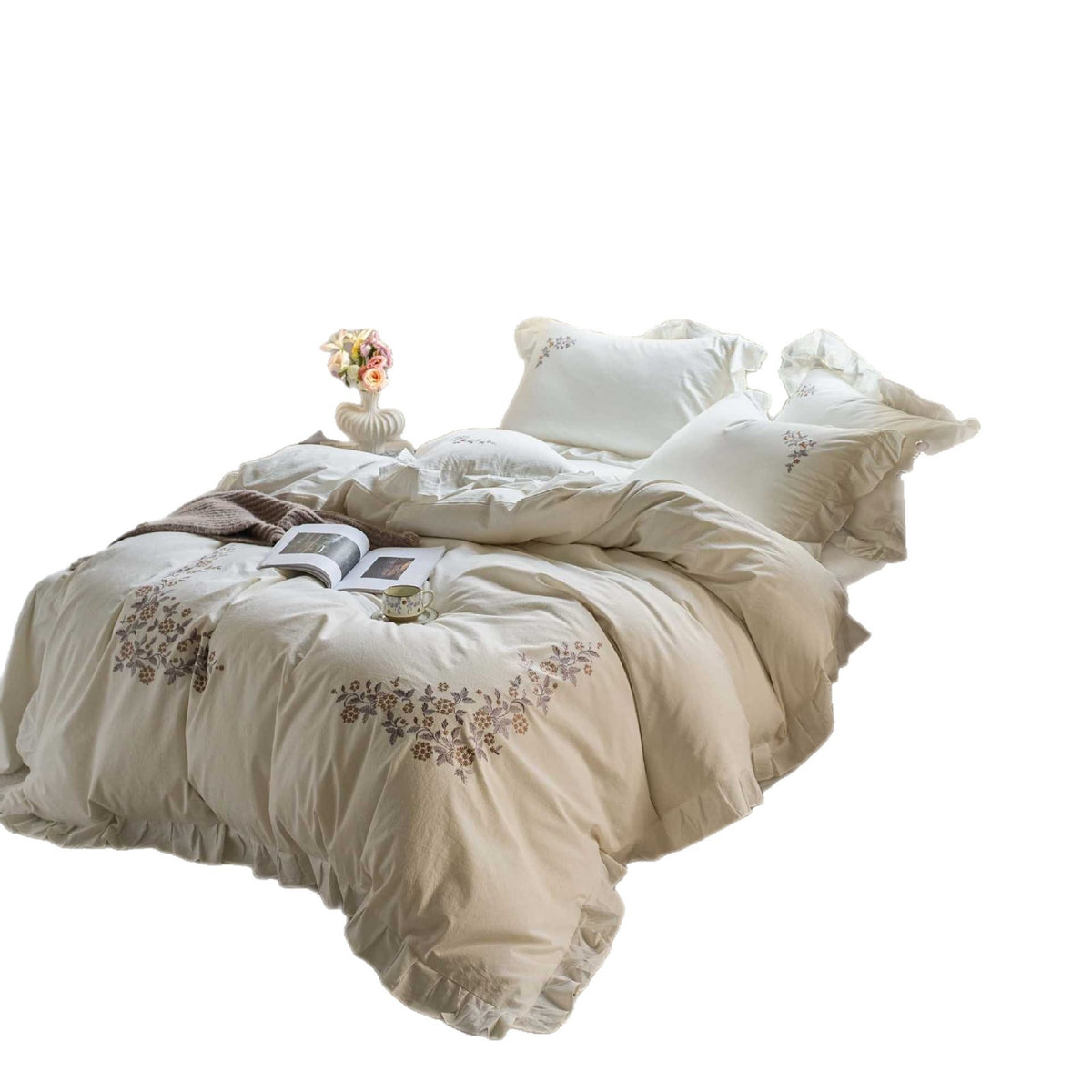 Romantisches Baumwoll-Perkal Bettwäsche-Set mit Blumenstickerei und Volant