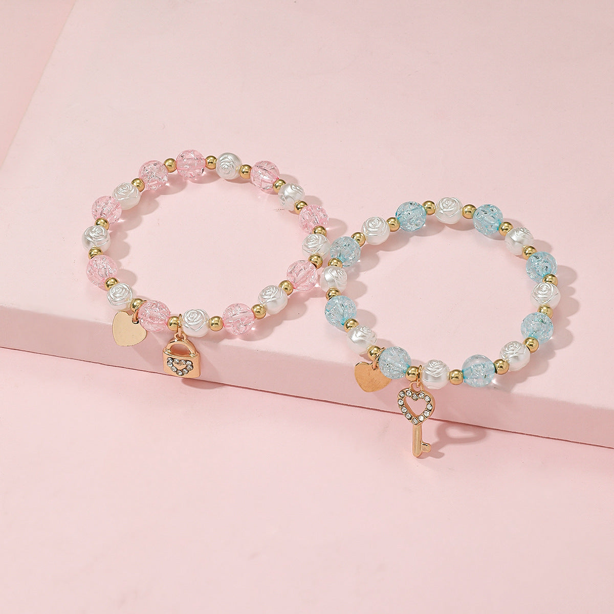 Verspieltes Armbandset mit Herz- und Schlüsseldesign Brehn