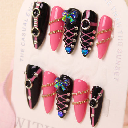 Kunstnagelset mit glamourösen Akzenten und kreativen Designs Brehn