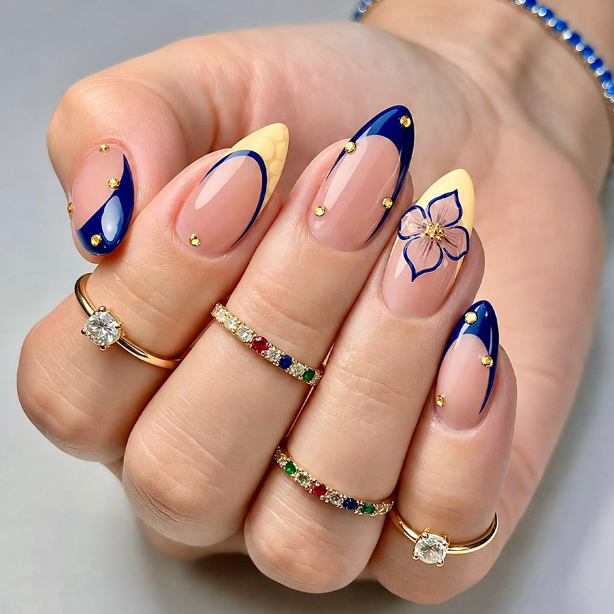Künstlerisches Floral Design Nagelkunst Brehn