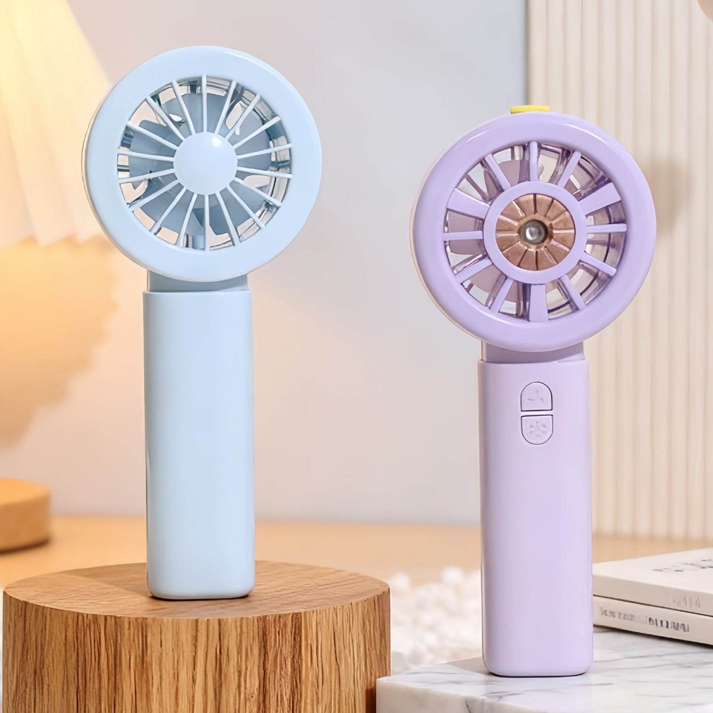 Frauen Tragbarer Mini Nebelventilator mit USB-Anschluss Brehn