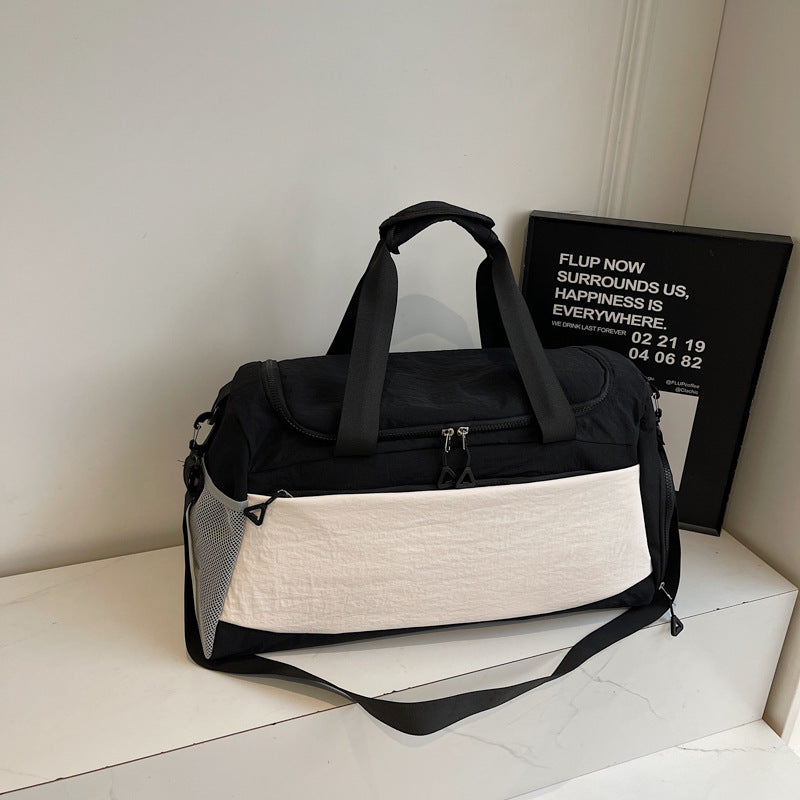 Sportliche Reisetasche mit Stabilen Tragegriffen Brehn