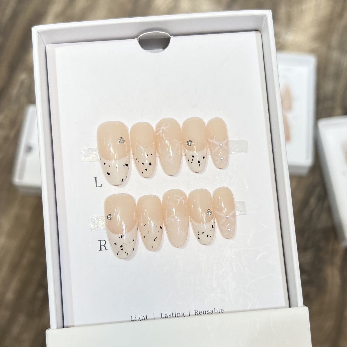 Handgemachtes dekoratives Press-On-Nagelset Brehn