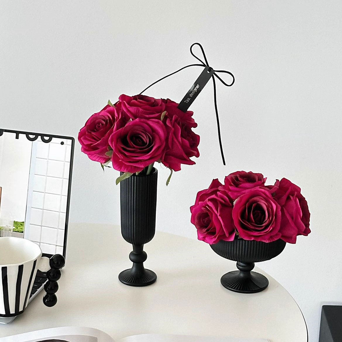 Elegante Kunst-Rosenblumen Arrangement