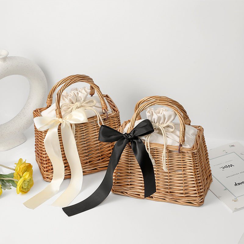 Damen Handgewebte Korbtasche mit elegantem Schleifenakzent Brehn