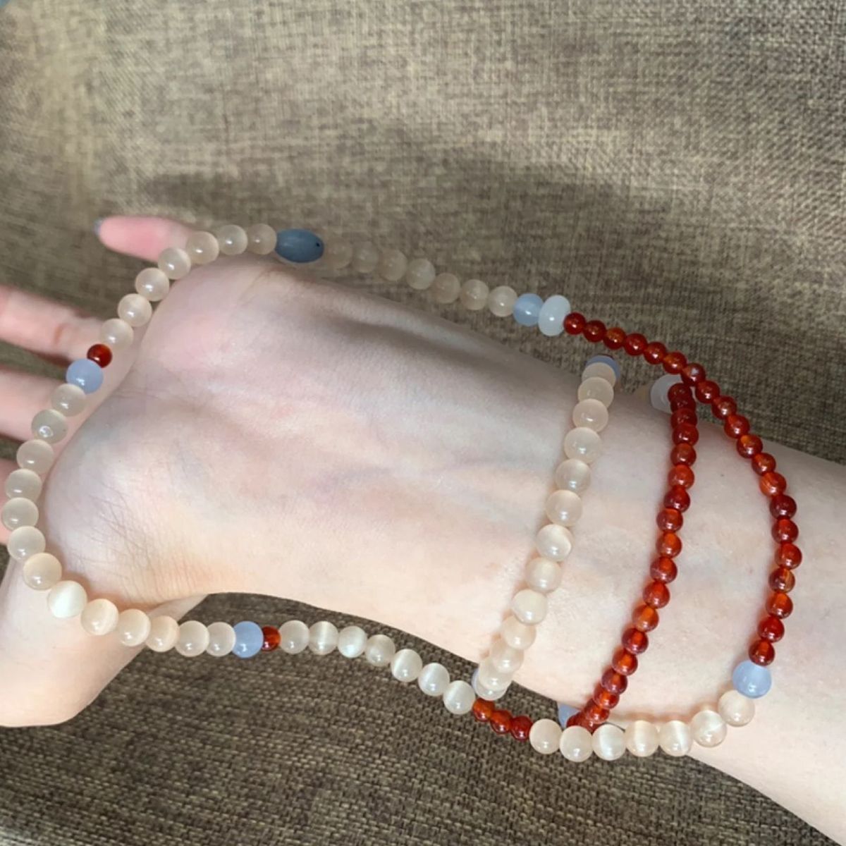 Handgefertigtes Edelstein-Stretch-Armband Brehn