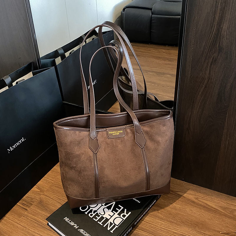 Geräumige Wildleder-Tote-Tasche Brehn