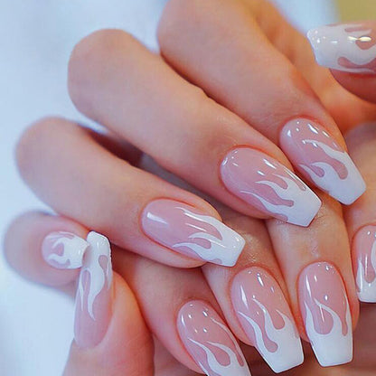 Kunstnagelset mit modernen Flammen-Motiven Brehn