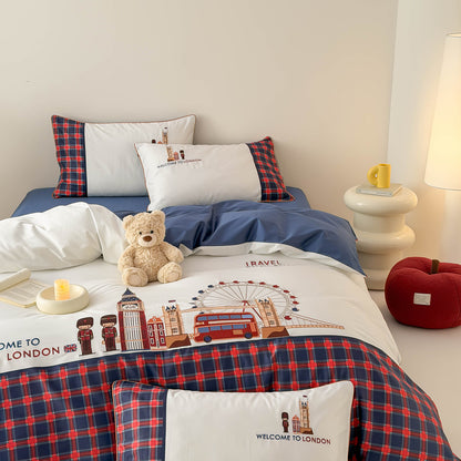 Bettwäsche-Garnitur im London-Motiv aus Baumwollsatin mit Karopatchwork und gestickten Skyline-Icons Brehn