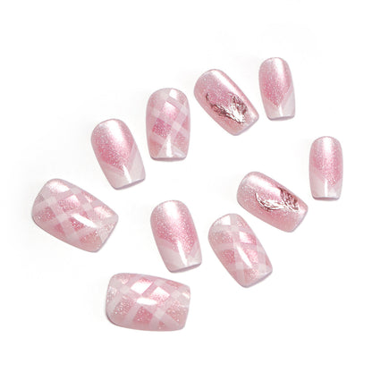 Nagelkunstset mit glamourösem Glitzer- und Schrägdesign Brehn