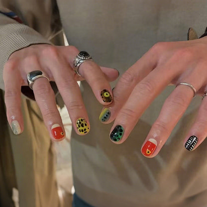 Kunstnagelset mit kreativen Tier- und Farbdesigns Brehn