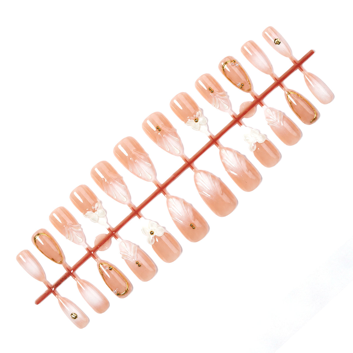 Kunstnagelset mit eleganten 3D-Motiven und goldenen Akzenten Brehn
