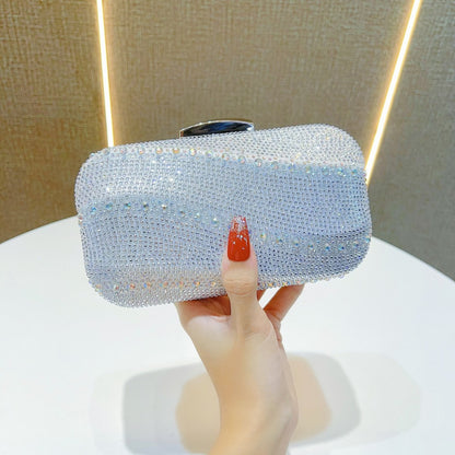 Kristallbesetzte Clutch-Handtasche