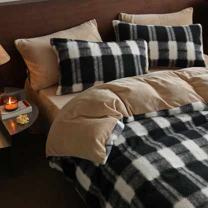 Kuscheliges Karomuster-Bettwäsche- und Wohndecken-Set aus Microfleece mit Wendefunktion