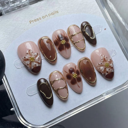 Künstlerisch florales dekoriertes Press-On Nagelset Brehn