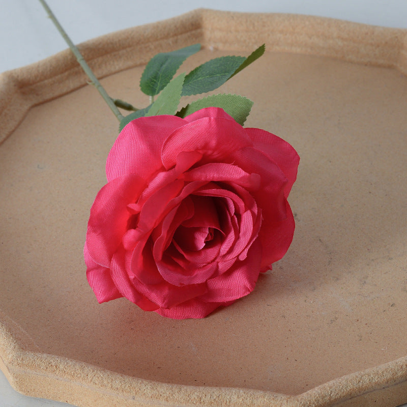 Elegantes Seidentuch Rosenhaaraccessoire