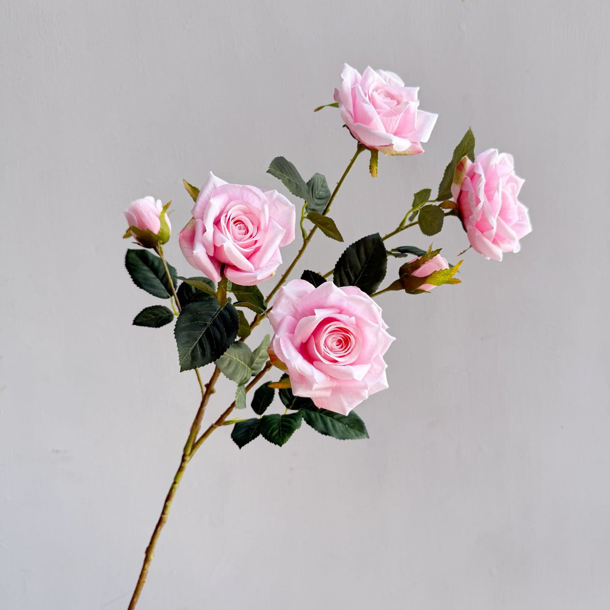 Elegante Blumenarrangement