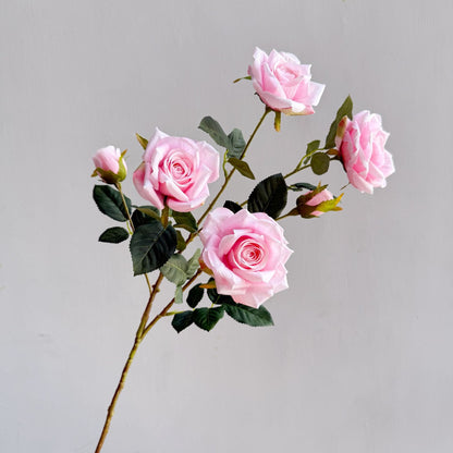 Elegante Blumenarrangement