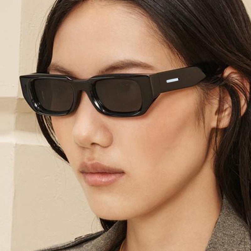 Damen modische Sonnenbrille mit innovativem, transparentem Rahmen und polarisierten Gläsern Brehn