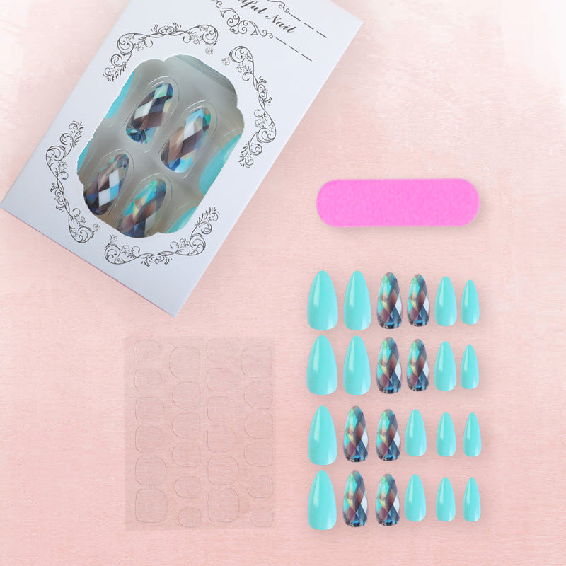 Kunstnagelset mit eleganten Farbverlauf und einzigartigen Designs Brehn