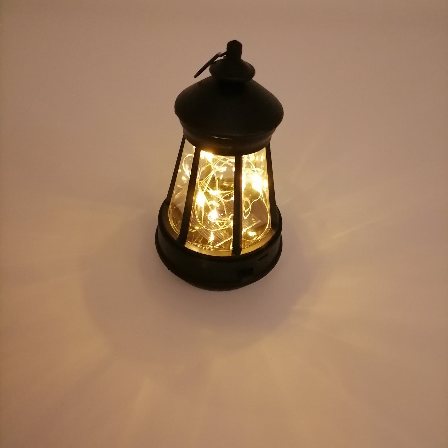 Tragbare dekorative LED-Laterne mit integrierten Feenlichtern und USB-wiederaufladbar Brehn