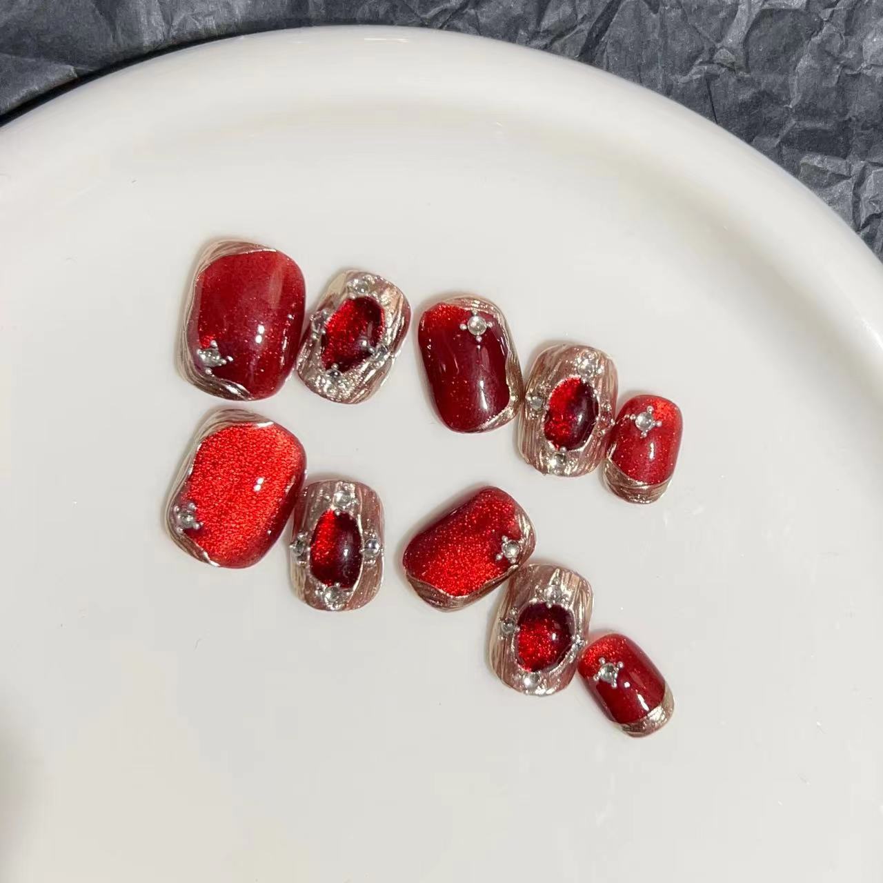 Glamouröse Press-On Nagel-Set mit Strass-Akzenten Brehn