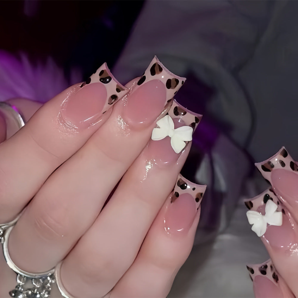Künstlerisches Leopardenmuster Druck-Auf-Nageldesign Brehn